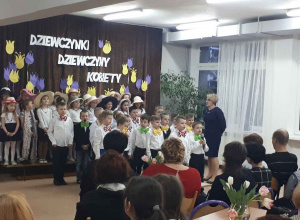 Dziewczynki, dziewczyny, kobiety